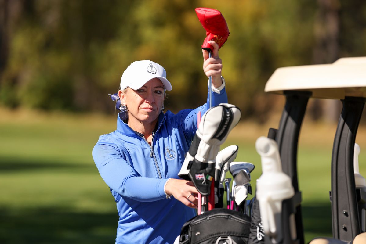 Heather grabbing club CUP.10.05.24.ST.ST4D0458 (1).jpg